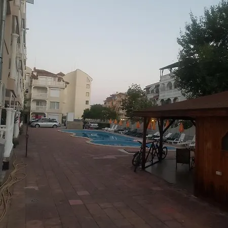 Natalya Bravo 2 Apartment *